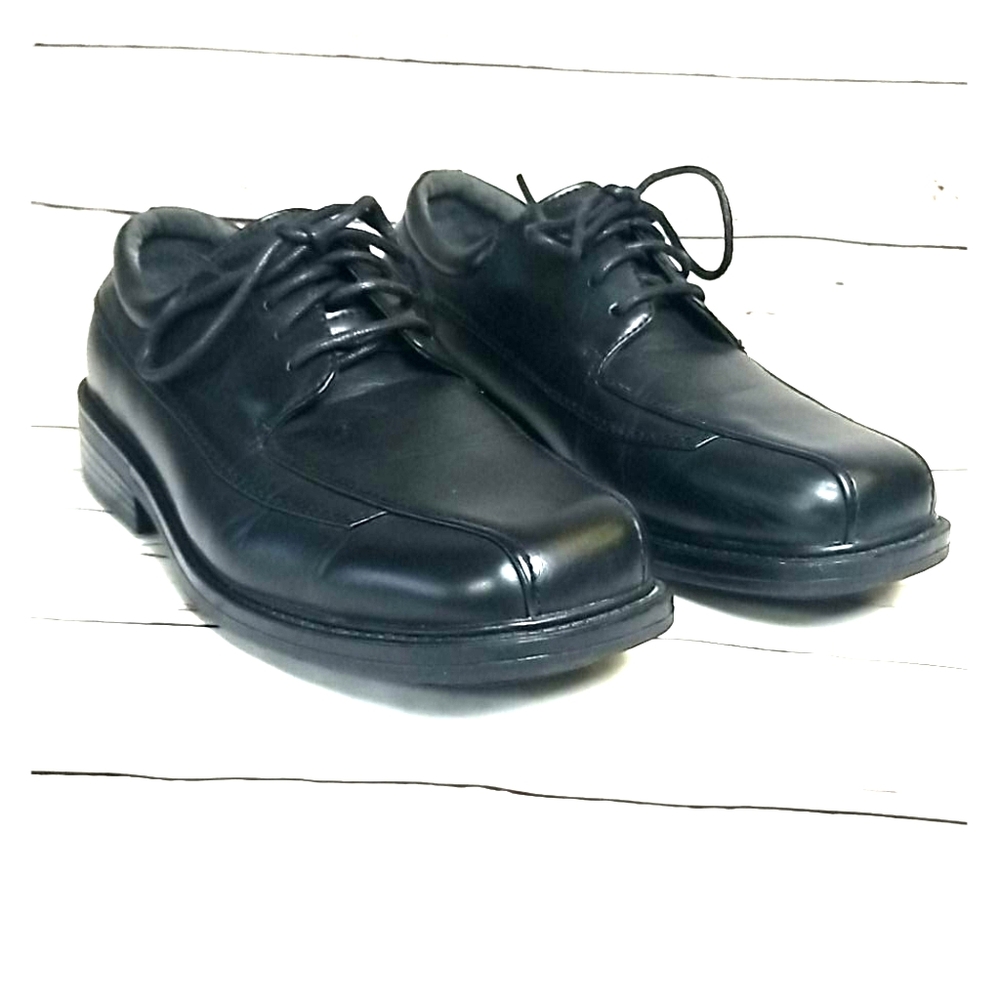 Men's dress shoes
